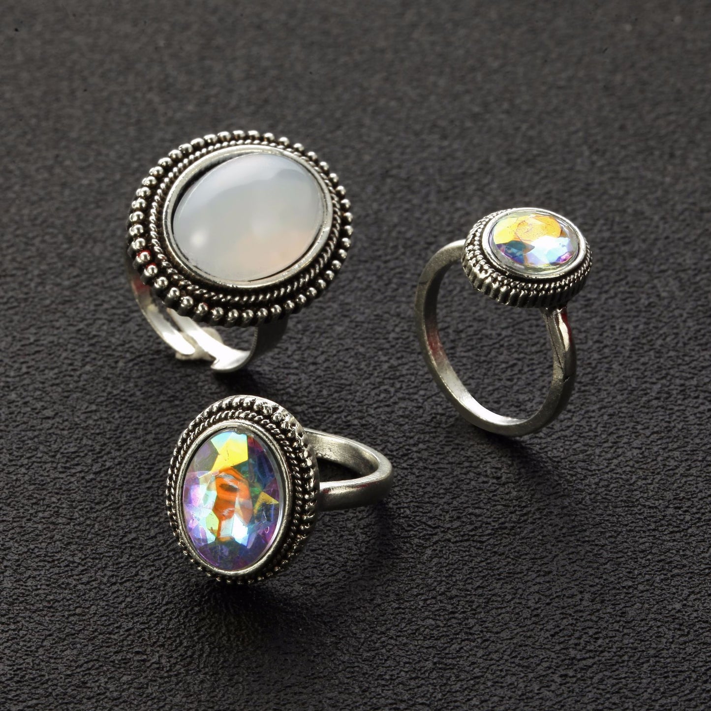 Ladies' alloy ring set with precious stones