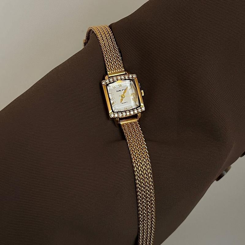 New Square Candy Diamond Edged Square Watch for Women, Niche, Light Luxury, High-End Design, Versatile Watch for Women, Suitable for Daily Matching, Fashionable Gift