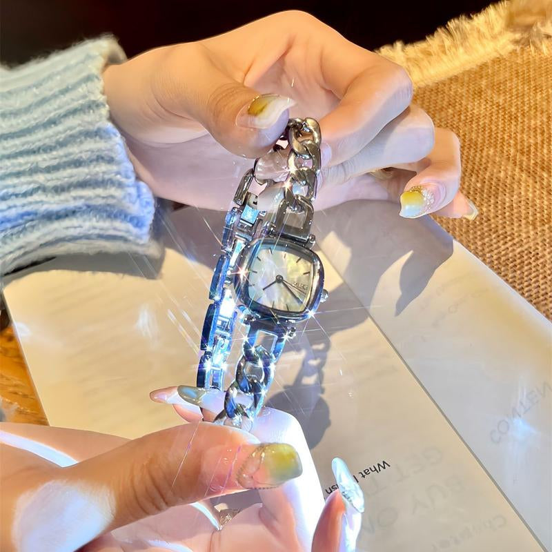 New Small Dial Watch for Women, with a Niche and High-End Feel. Chain Style Fashionable and Casual Personalized Quartz Watch for the Workplace, Suitable for Daily Matching and Fashionable Gifts