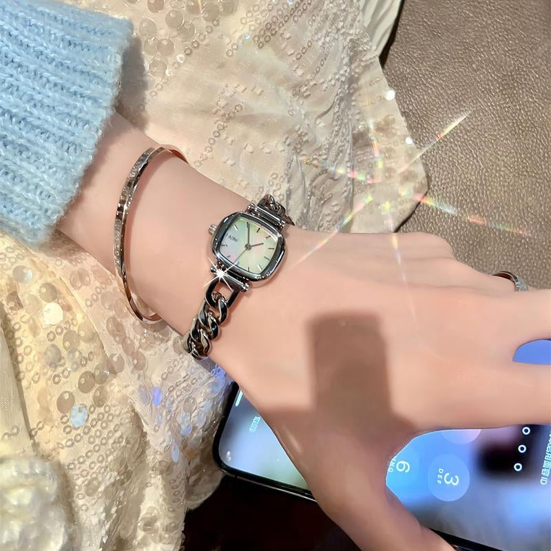 New Small Dial Watch for Women, with a Niche and High-End Feel. Chain Style Fashionable and Casual Personalized Quartz Watch for the Workplace, Suitable for Daily Matching and Fashionable Gifts