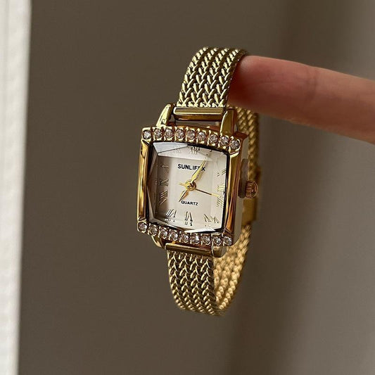New Square Candy Diamond Edged Square Watch for Women, Niche, Light Luxury, High-End Design, Versatile Watch for Women, Suitable for Daily Matching, Fashionable Gift